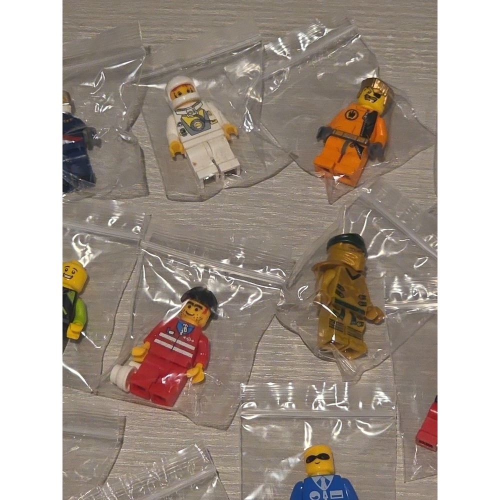 LEGO Minifigures‎ Lot of 14 Assorted Figures Including Vintage Minifig - Picture 4 of 7